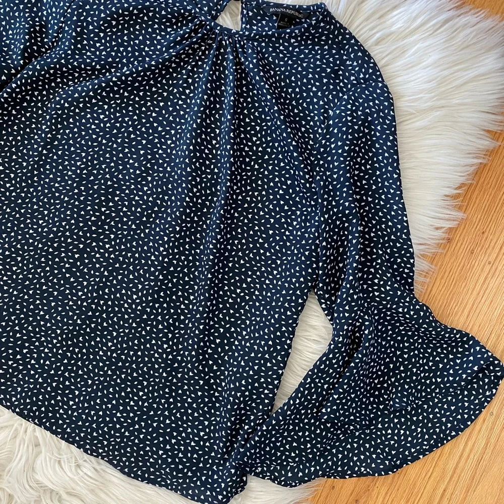 BR print bell sleeve blouse